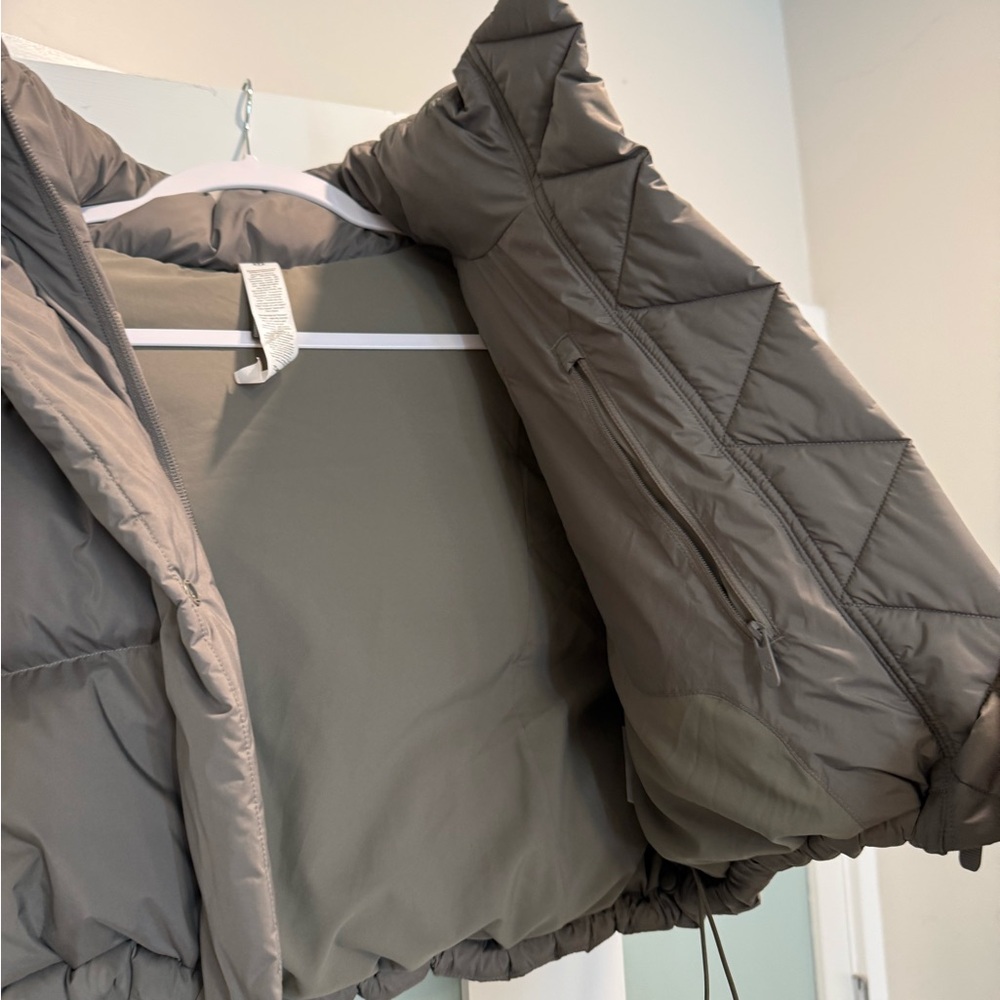 Lululemon Wunder puff cropped puffer vest - Picture 4 of 5